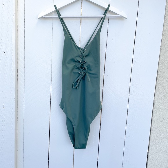 one piece green bikini - Picture 4 of 7